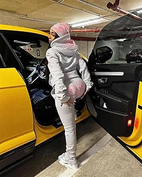 Syna World: The Fusion of Urban Identity and Fashion – Spotlight on the Syna World Tracksuit