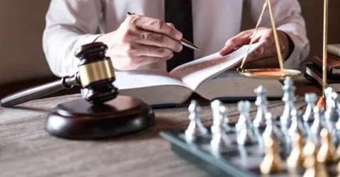 Employment Law Services in Dubai: Navigating Real Estate and Property Law Challenges