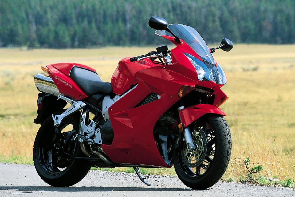 Honda VFR800 VTEC Review – Specs, Features & Performance