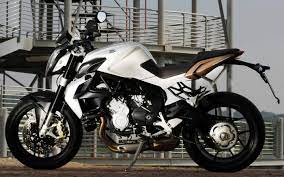 MV Agusta Brutale 675 – Powerful Naked Bike with Style