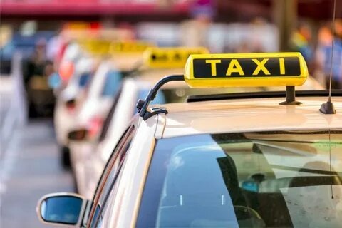 Travel Smart with Umrah Taxi: Book Umrah Taxi Online for a Comfortable Ride from Madinah to Makkah